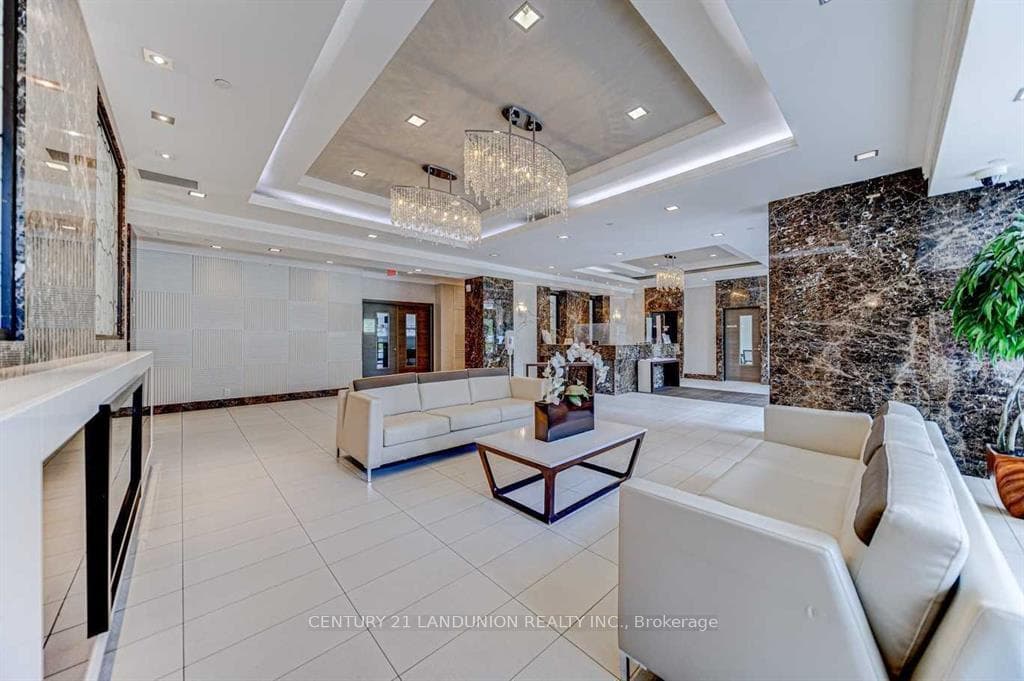 370 Highway 7 Road Unit 508 photo 2