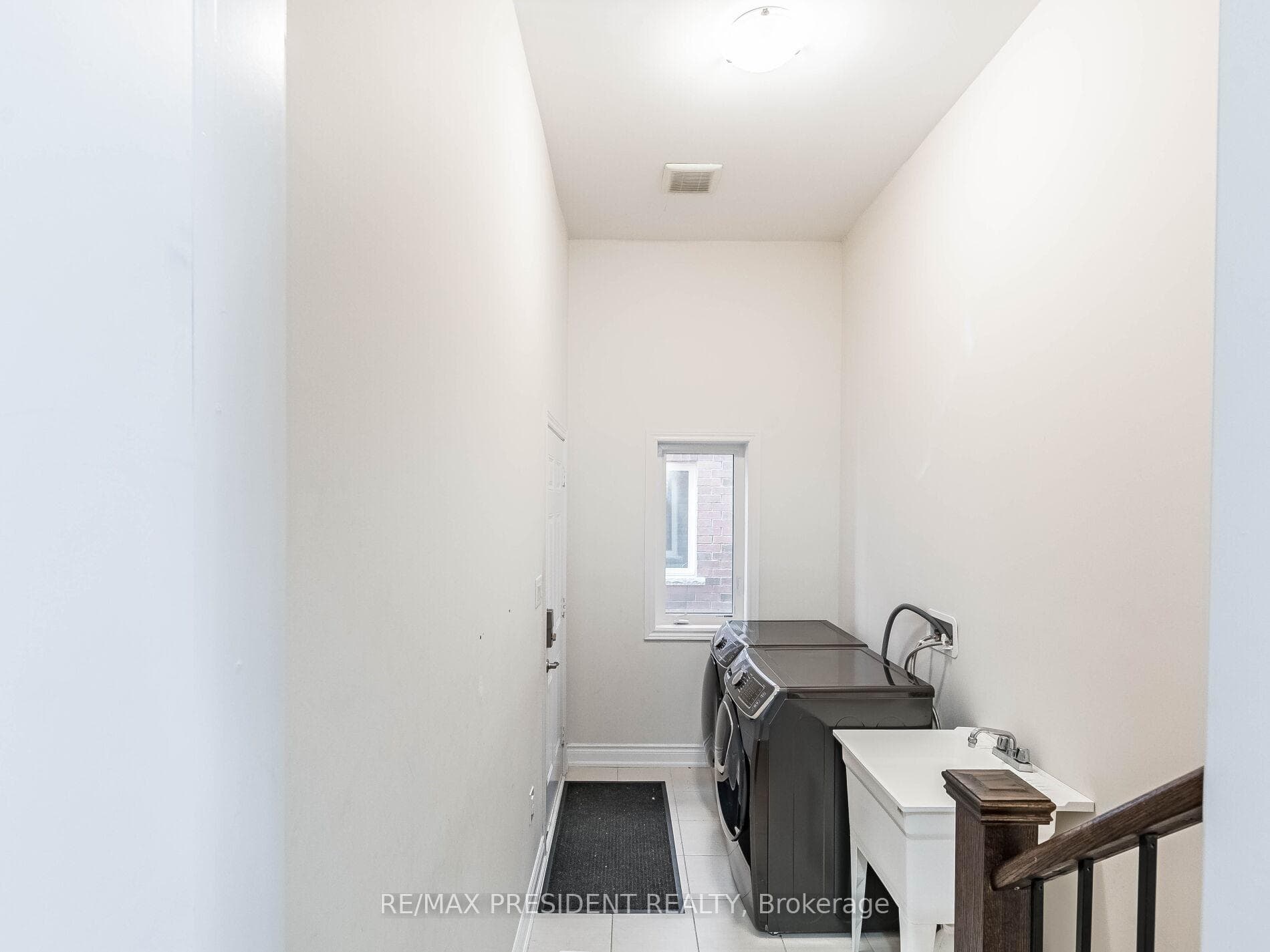 16 Monarch Drive photo 22