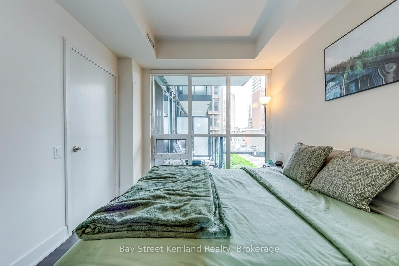 30 Roehampton Avenue Unit 407 photo 13