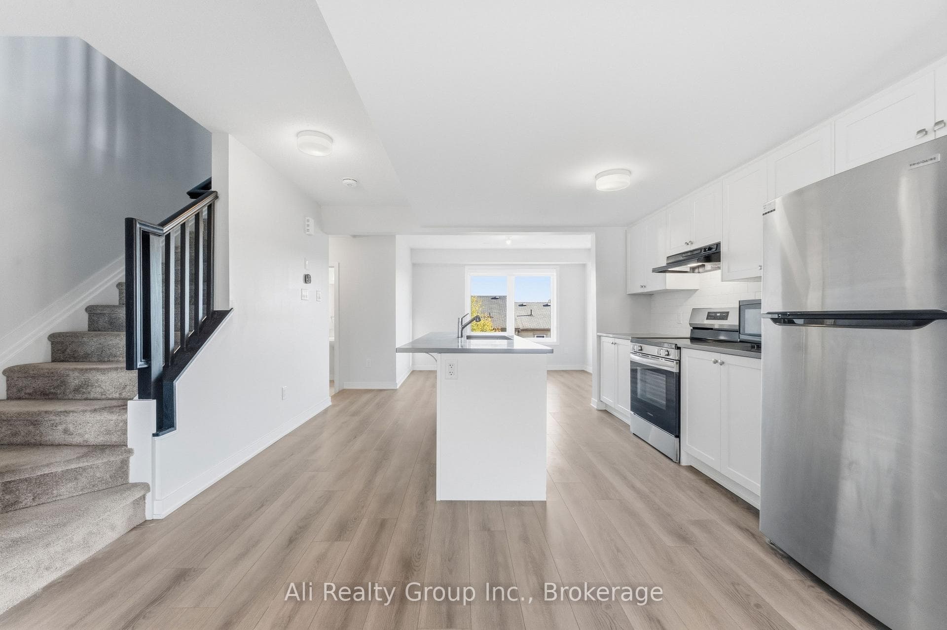 750 Kinstead Private photo 17