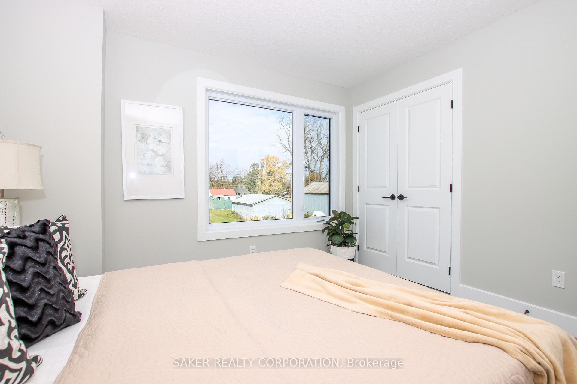 593 REGENT Street photo 17