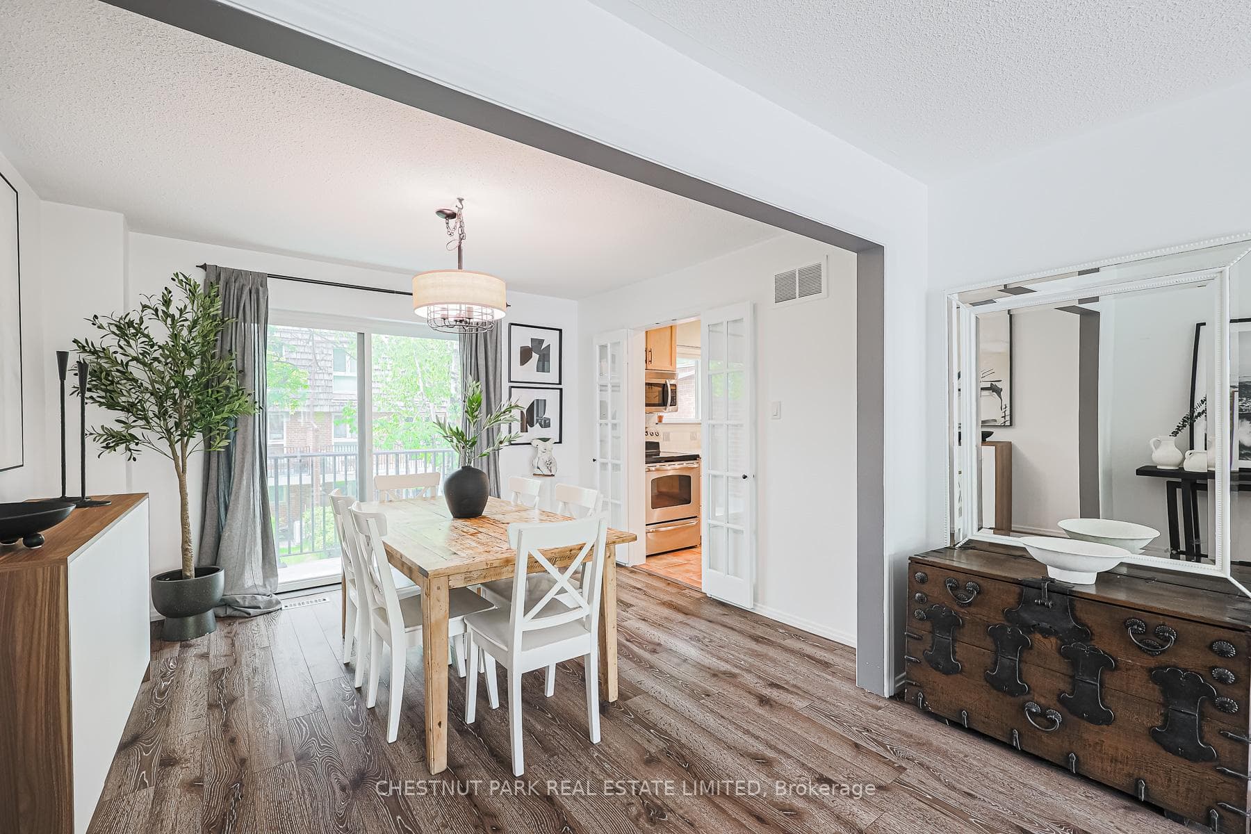 77 Crimson Millway Way photo 12
