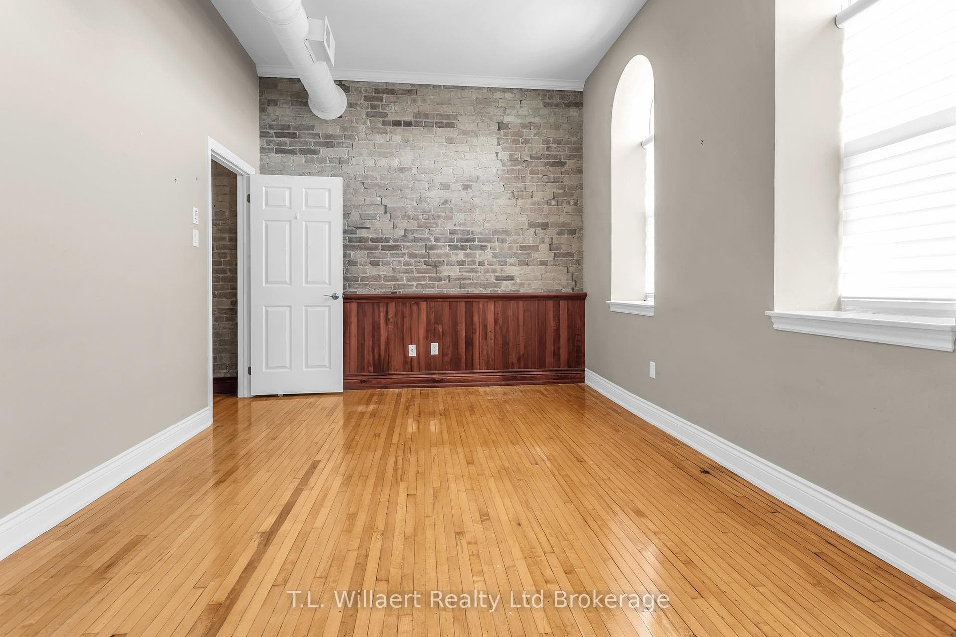 17 Brock St W N/A Unit 310 photo 6