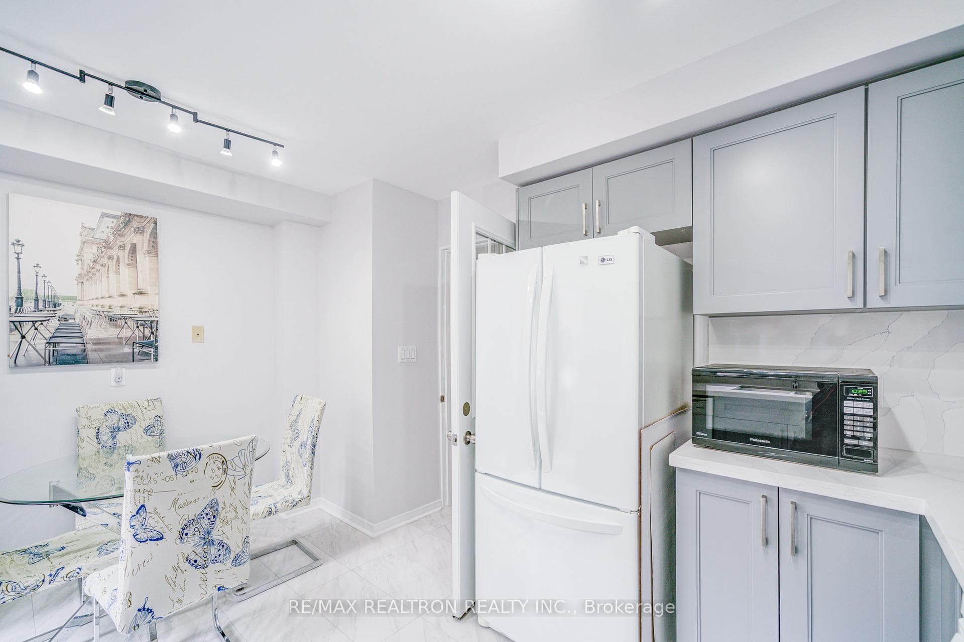 28 Rosebank Drive Unit 507 photo 17