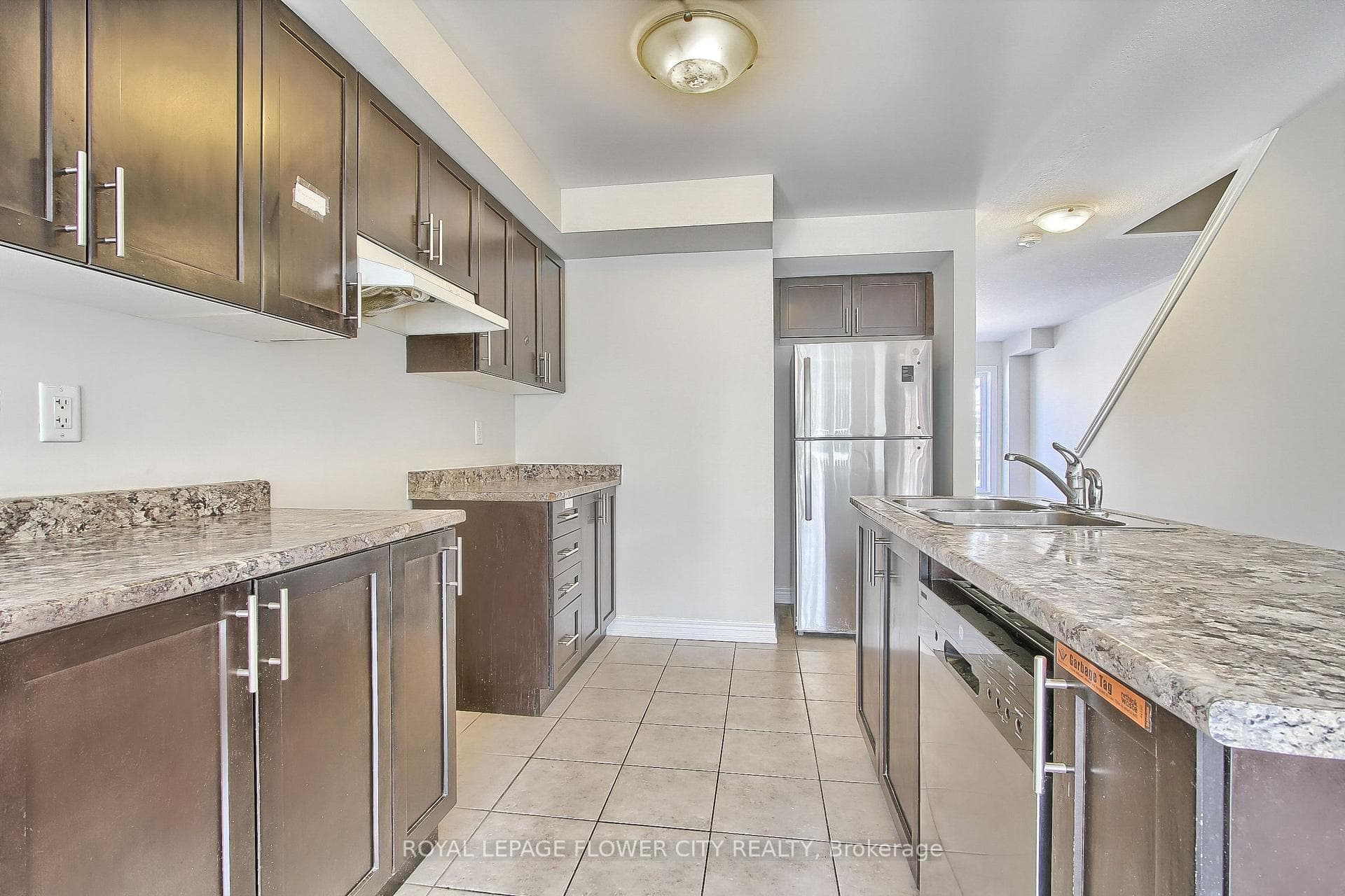 70 Knotty Pine Avenue photo 11