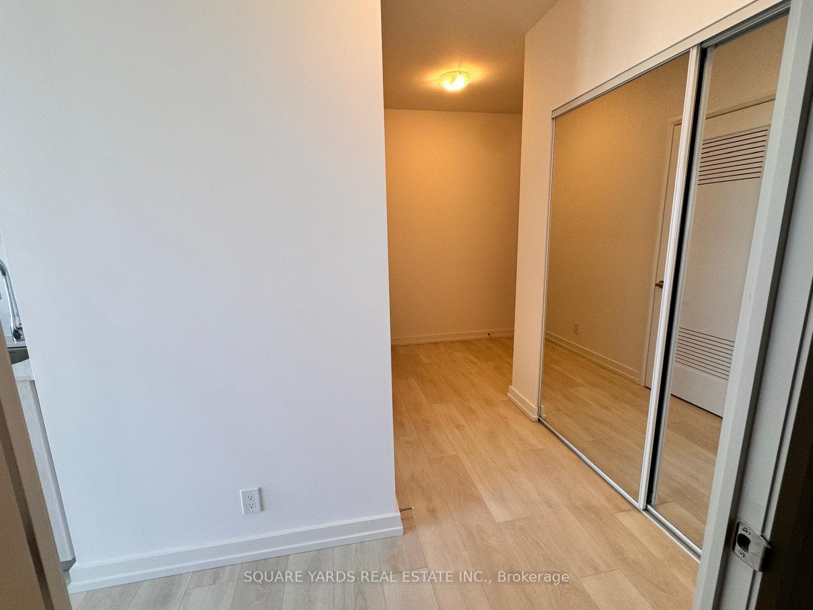 75 James Street Unit 2706 photo 5