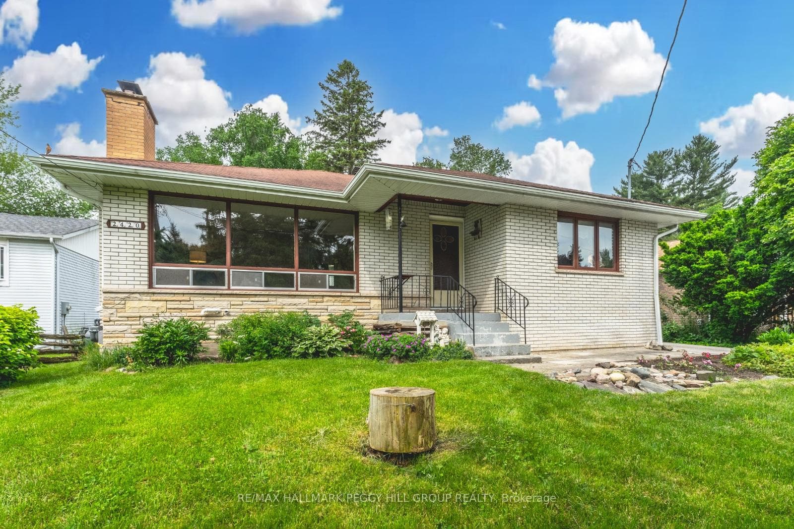 2420 Wallace Avenue photo 1