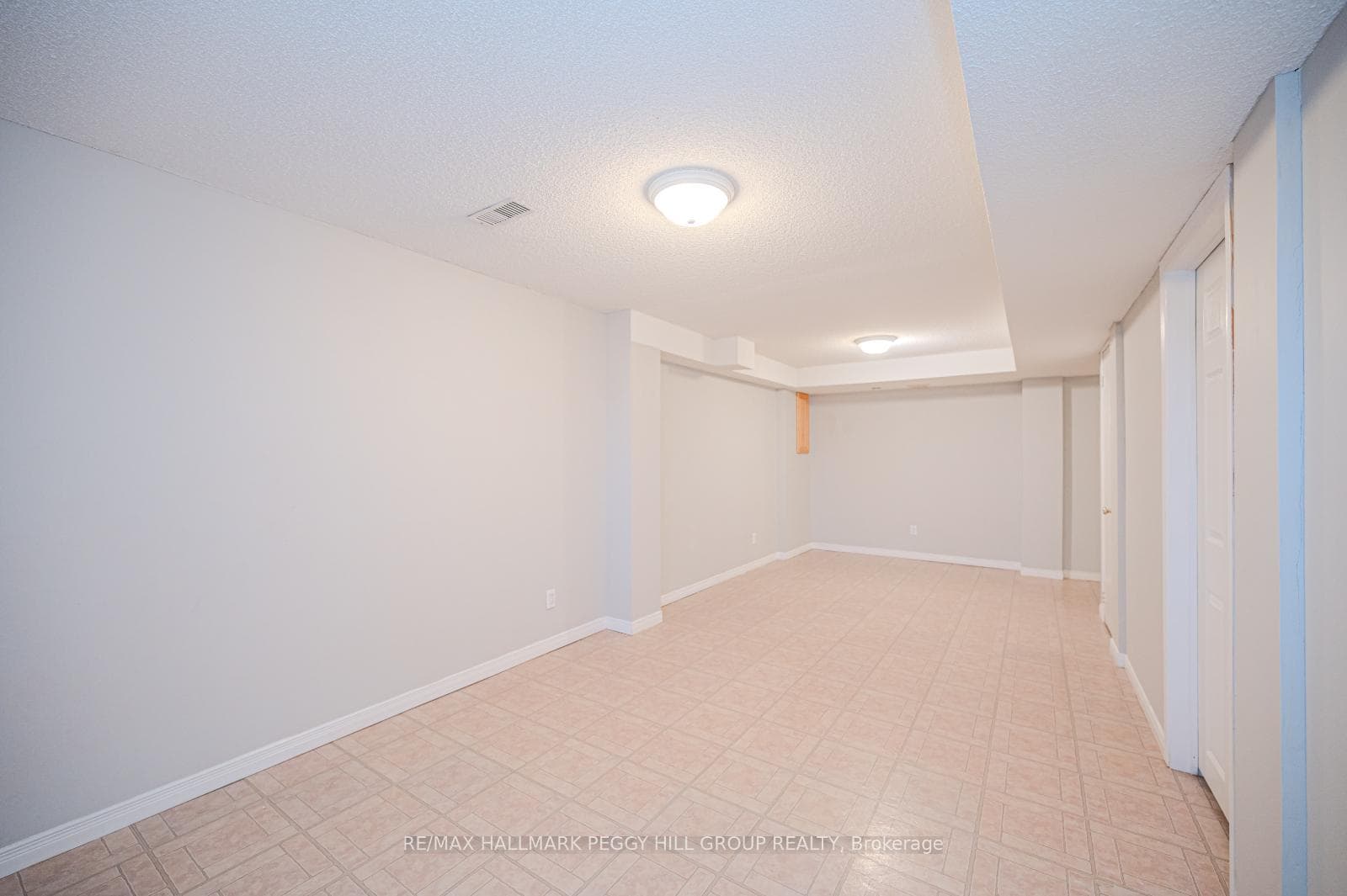 48 O'Shaughnessy Crescent photo 17