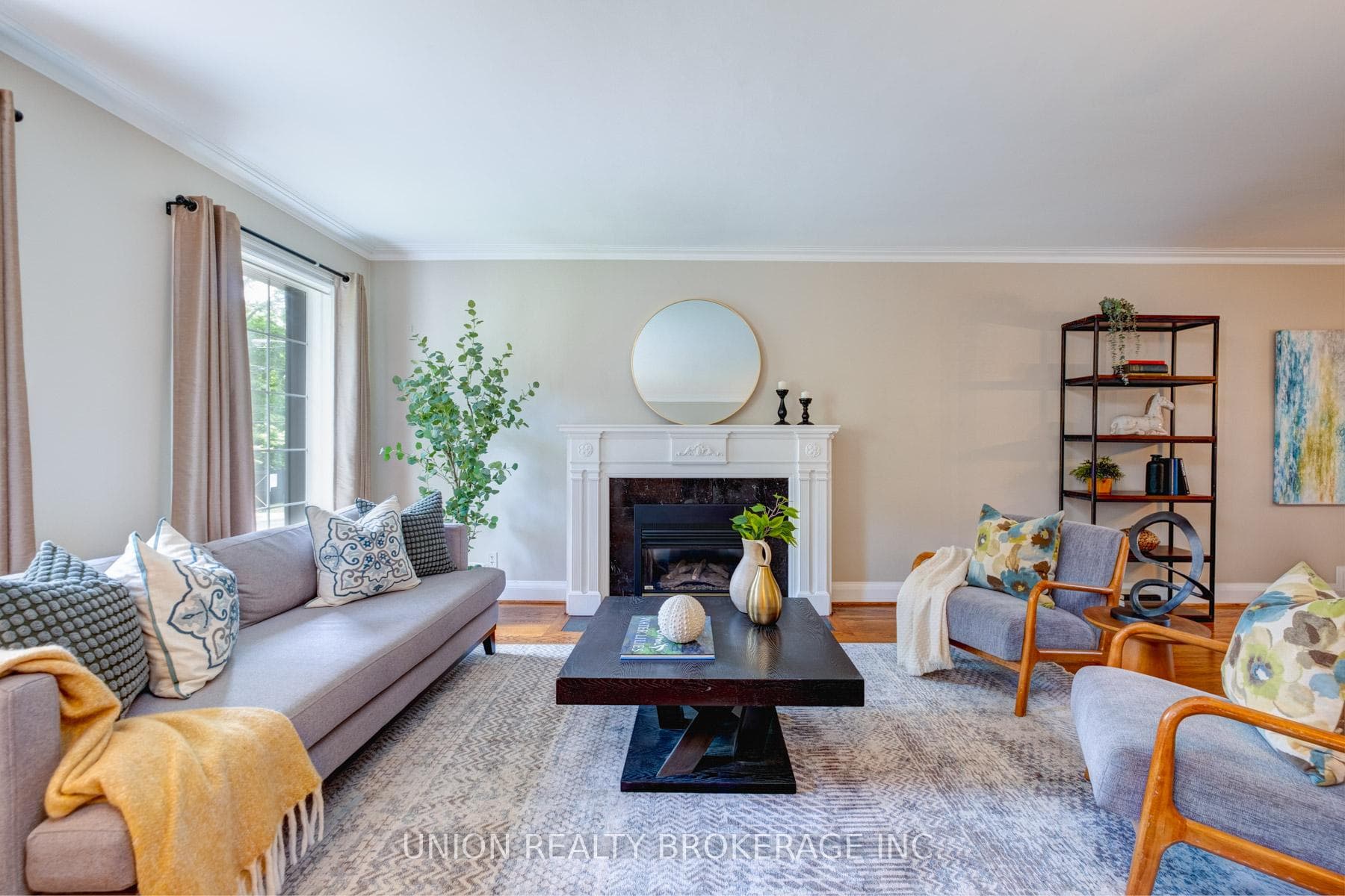 16 Fallingbrook Road photo 4