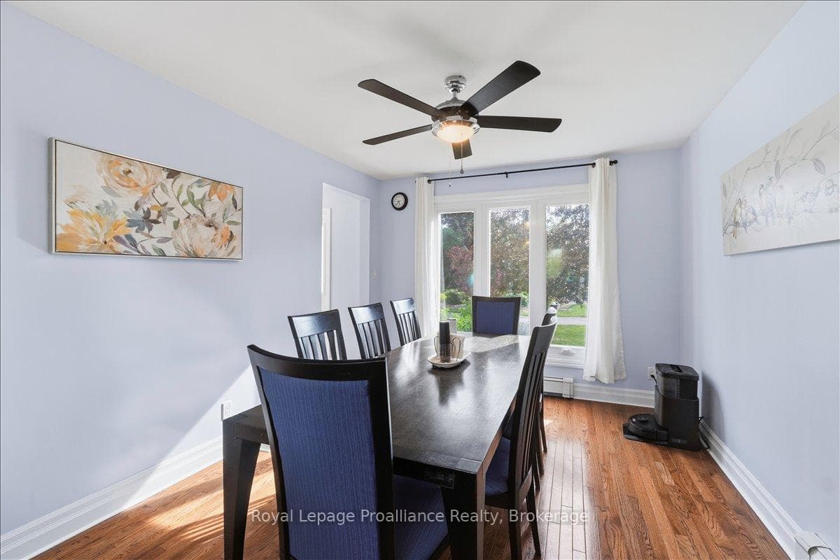 229 Henry Street photo 8