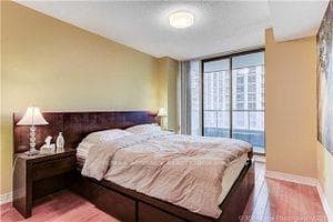 750 Bay Street Unit 710 photo 17