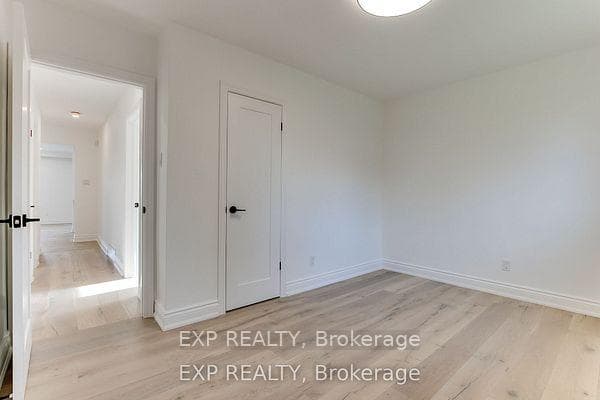16 Stephenfrank Road Unit Main photo 24