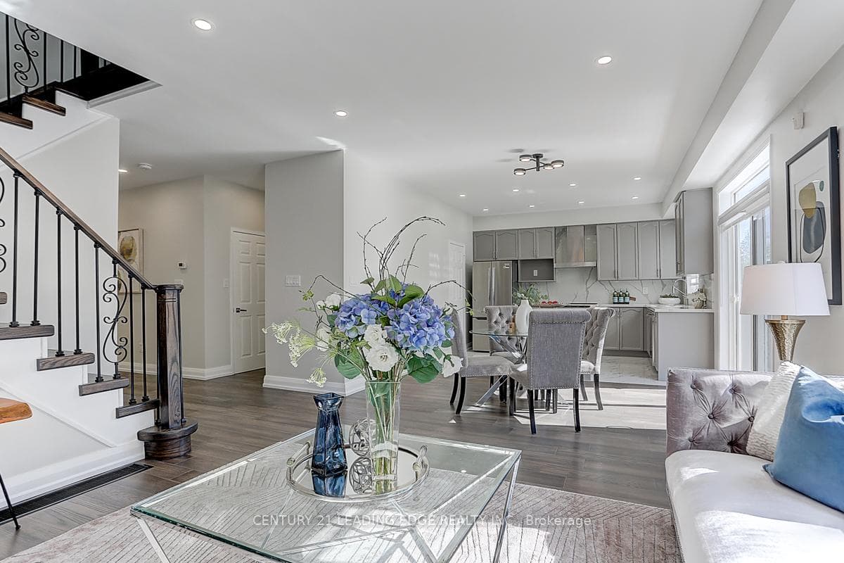 71 Robert Attersley Drive photo 20