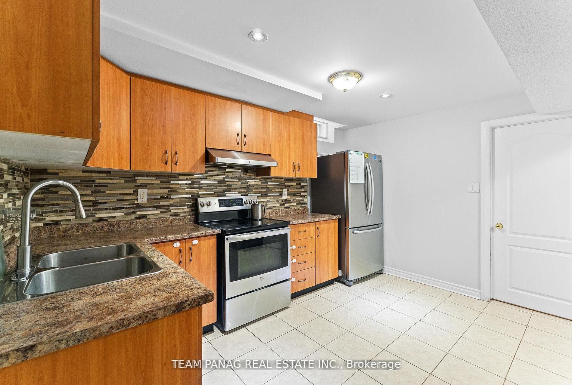 16 Saintsbury Crescent photo 24