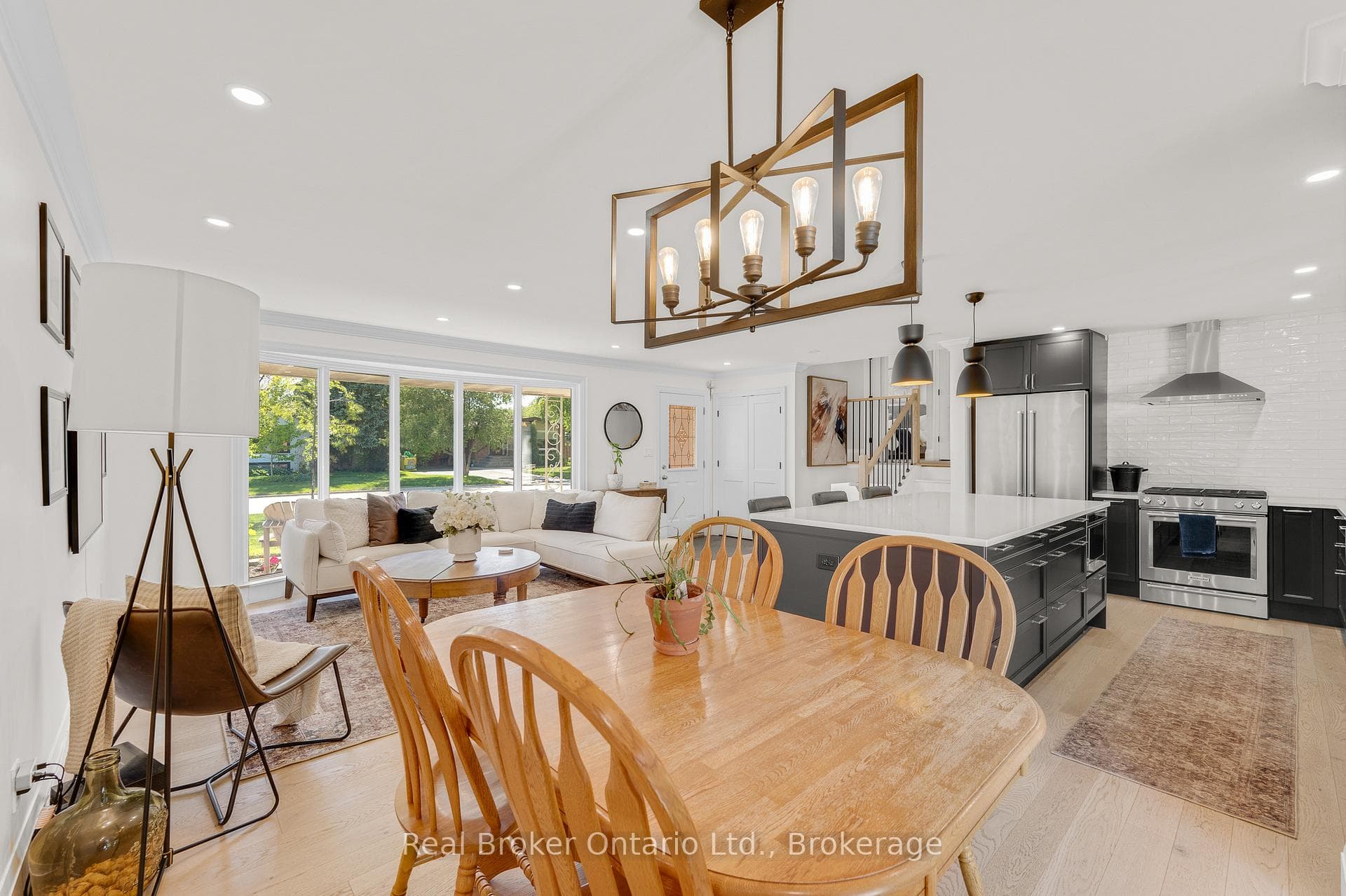 377 Duncombe Drive photo 9
