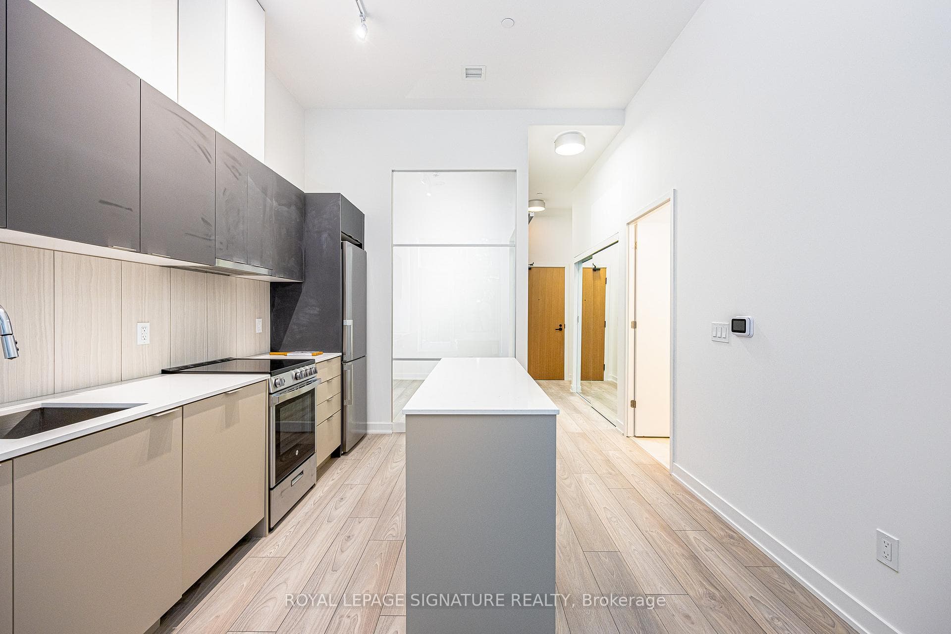 8 Tippett Road Unit 105 photo 14