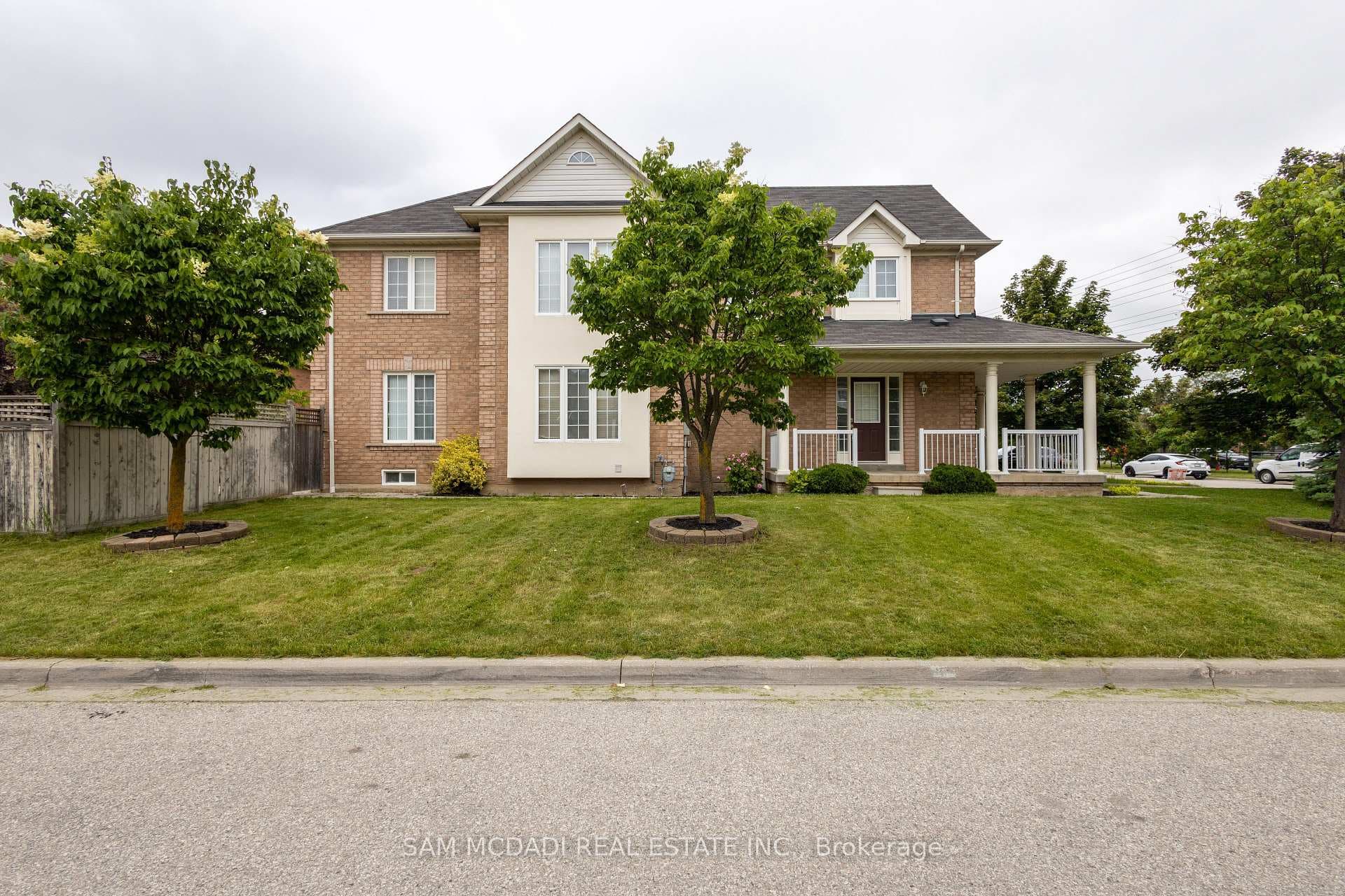 3091 Turbine Crescent photo 2