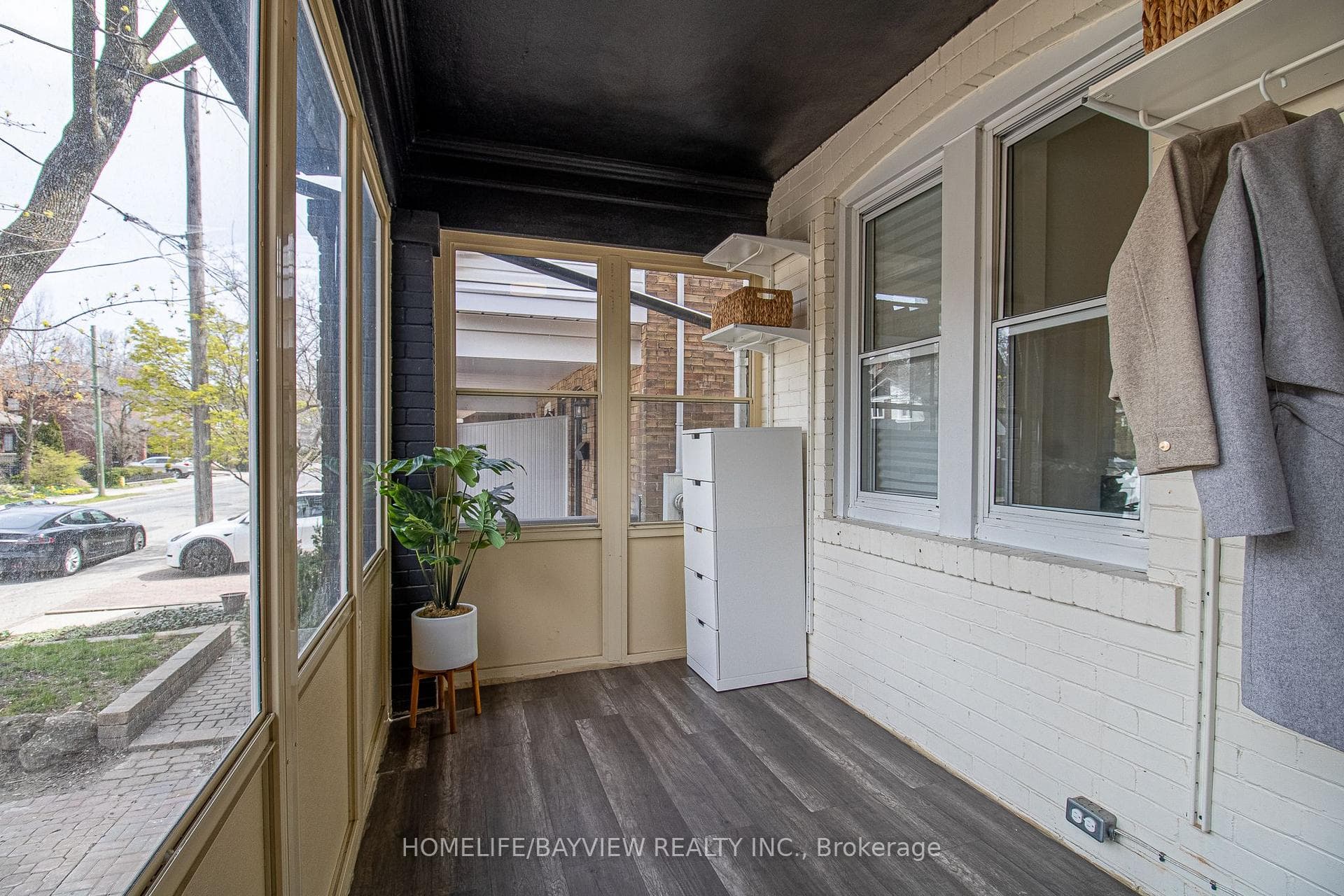 433 Davisville Avenue photo 2