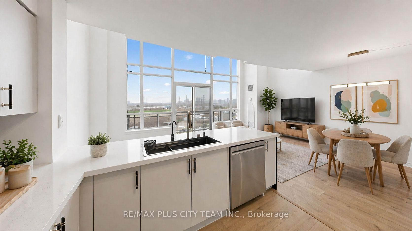 1720 Eglinton Avenue Unit 812 photo 8
