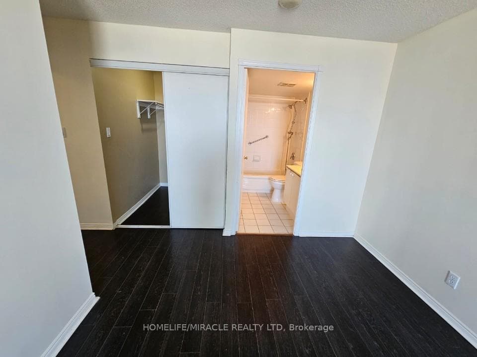 135 Hillcrest Avenue Unit PH3 photo 15