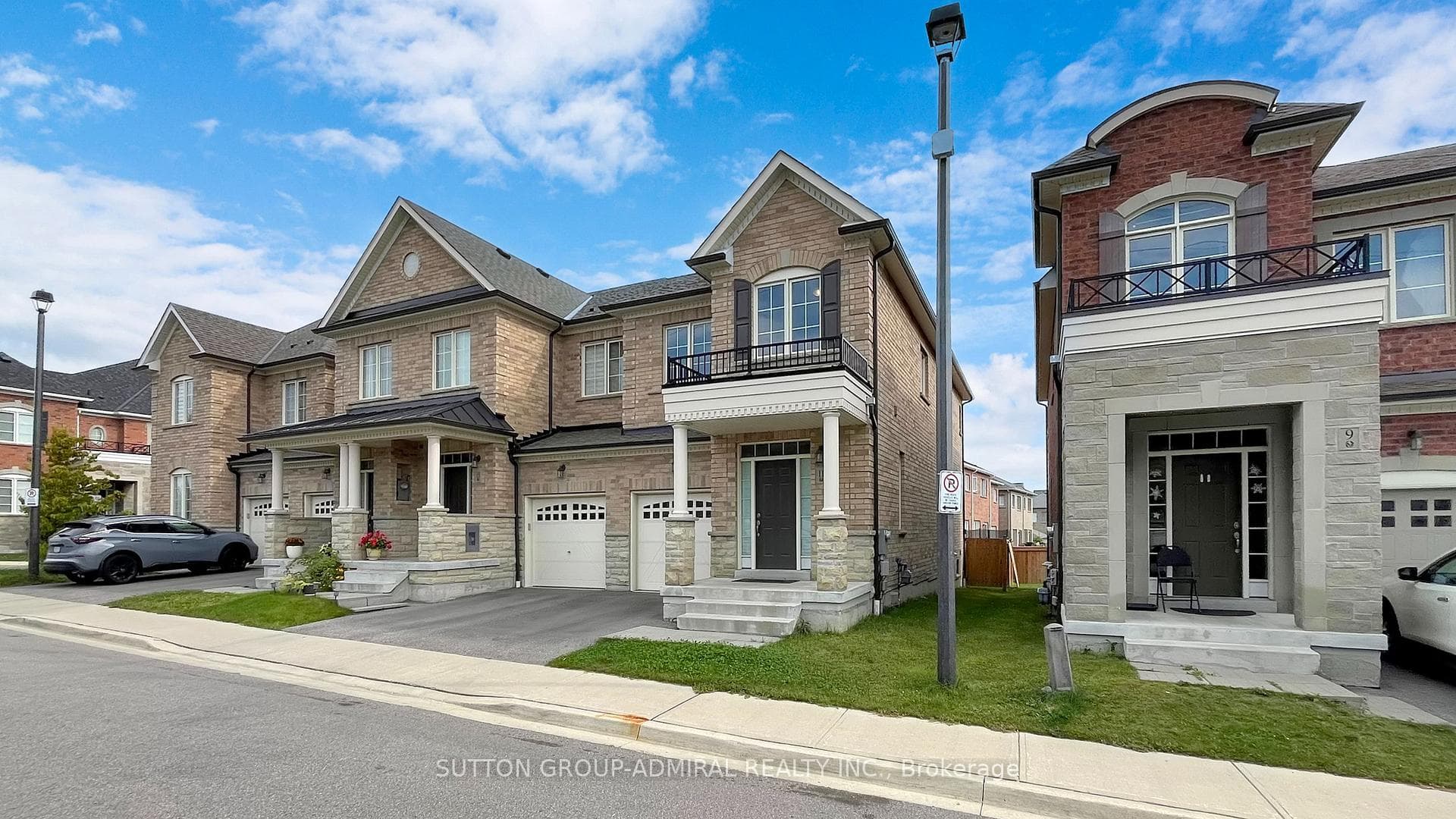 11 Thornapple Lane photo 2