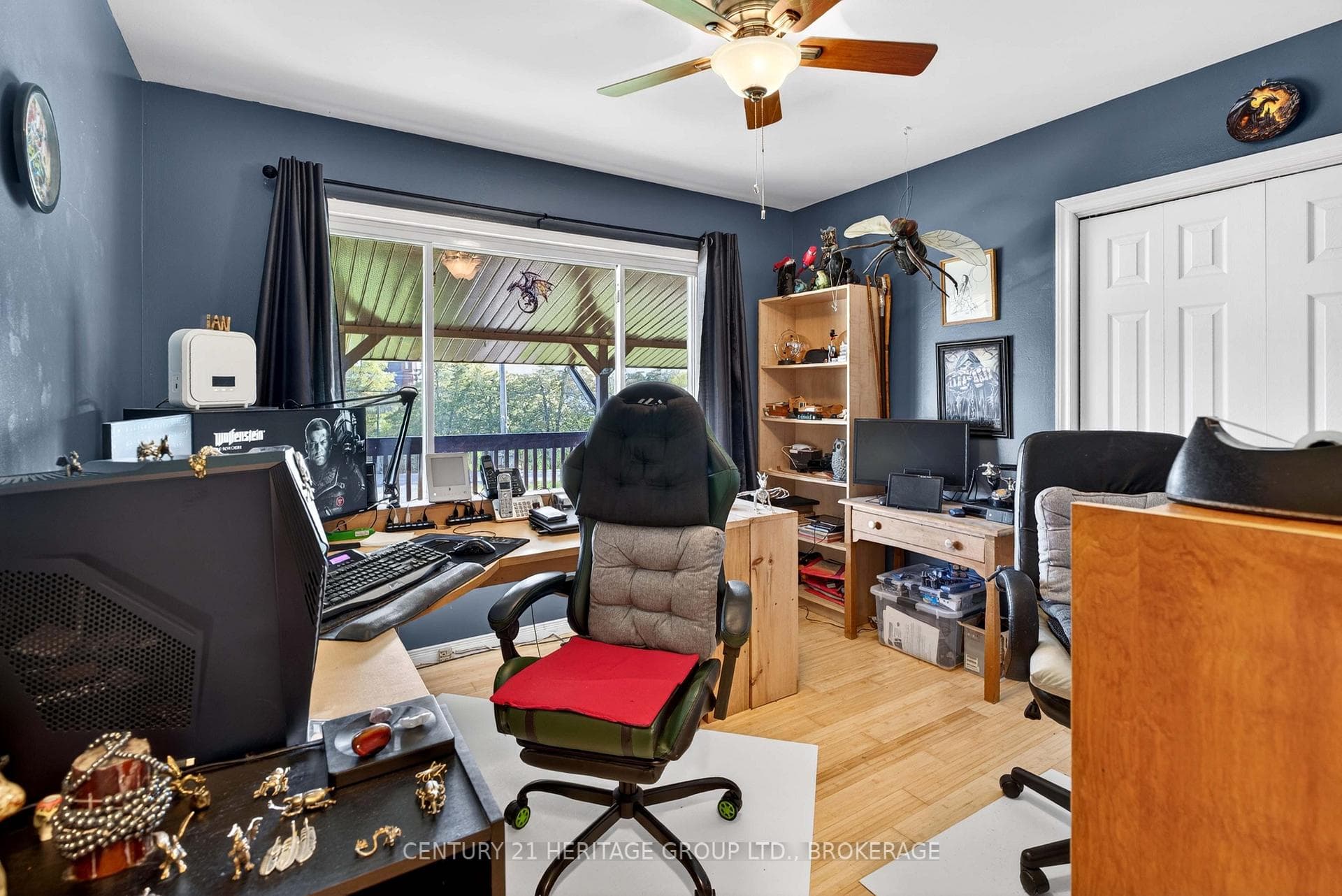 217 Wellington Street photo 19