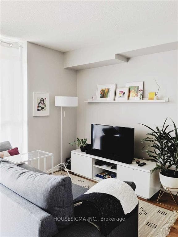 38 Joe Shuster Way Unit 1309 photo 3
