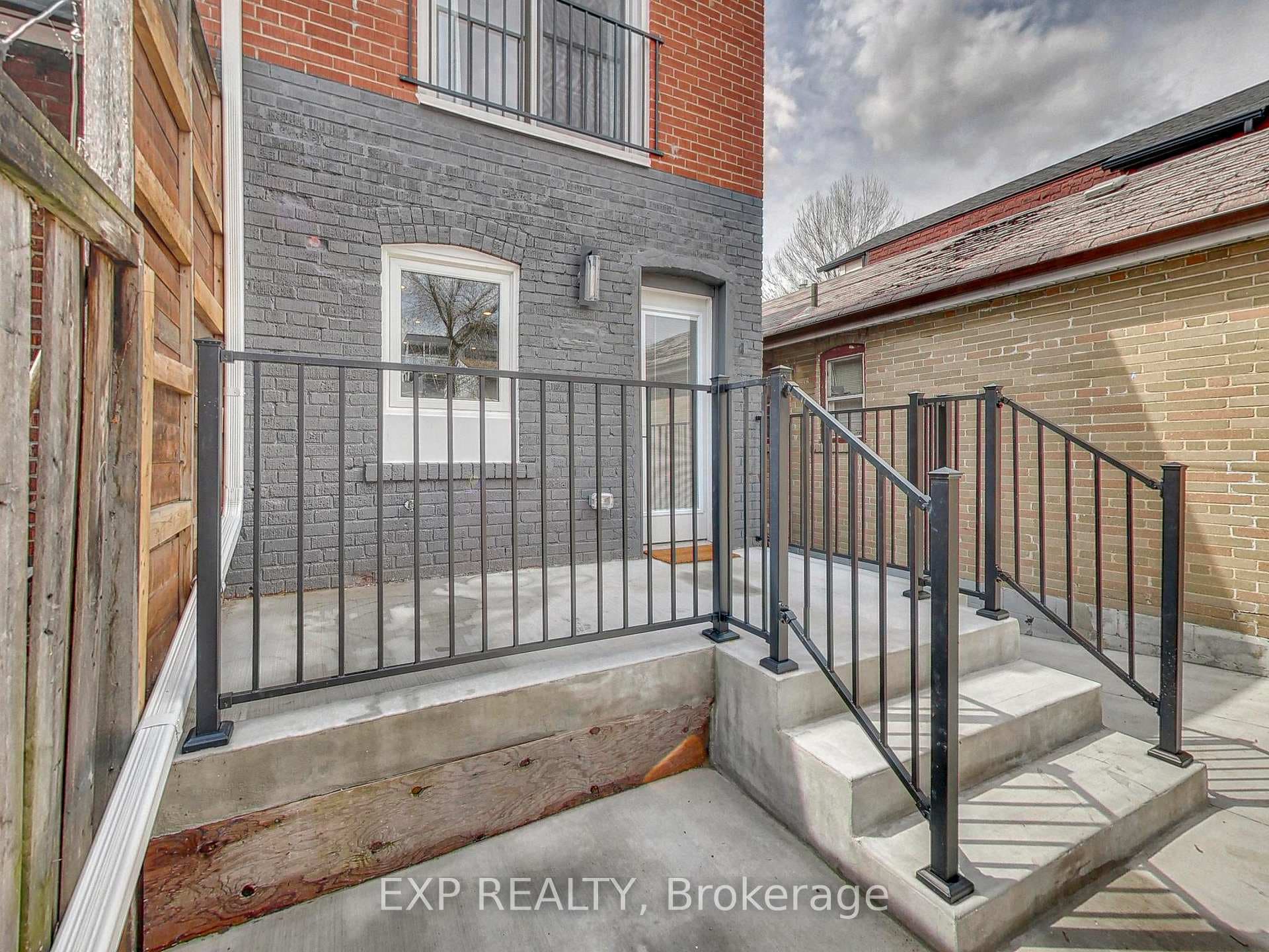 37 Gilbert Avenue photo 25