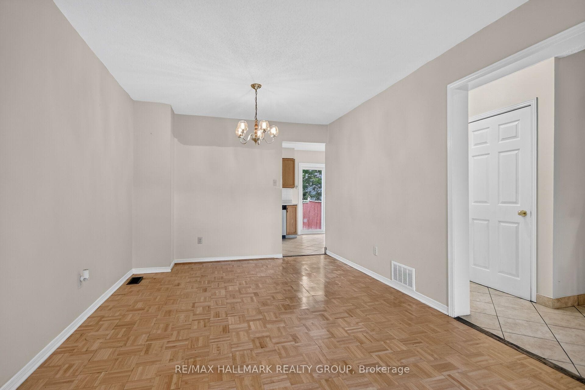 49 Newport Crescent photo 14