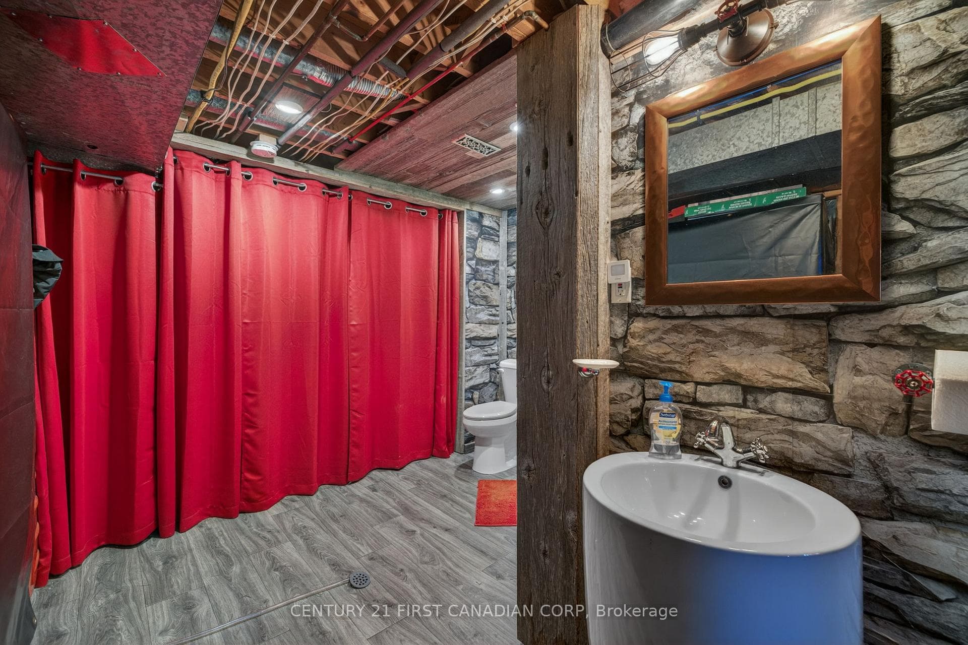1093 Viscount Road photo 38