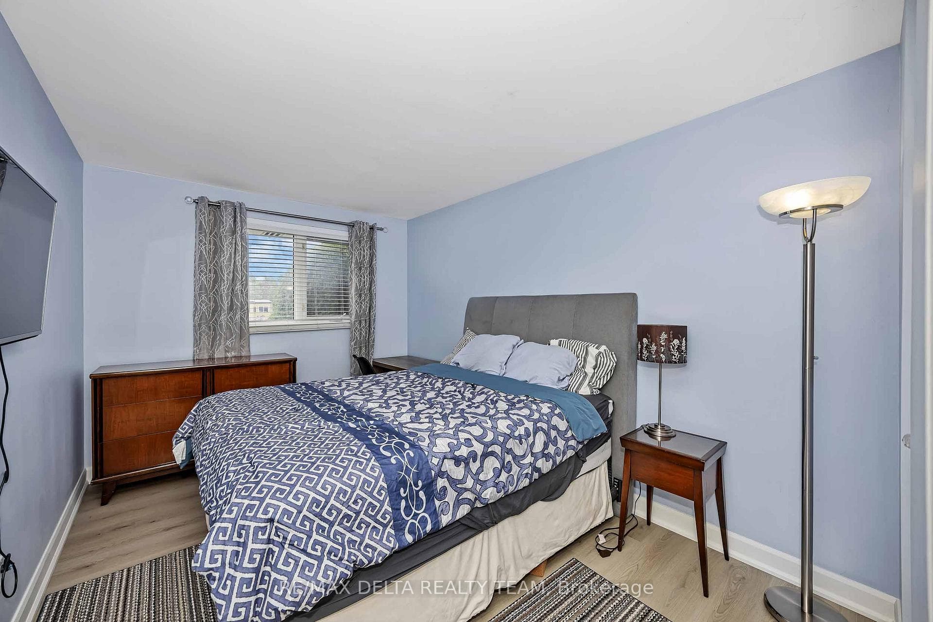 115 Meadowlands Drive photo 18