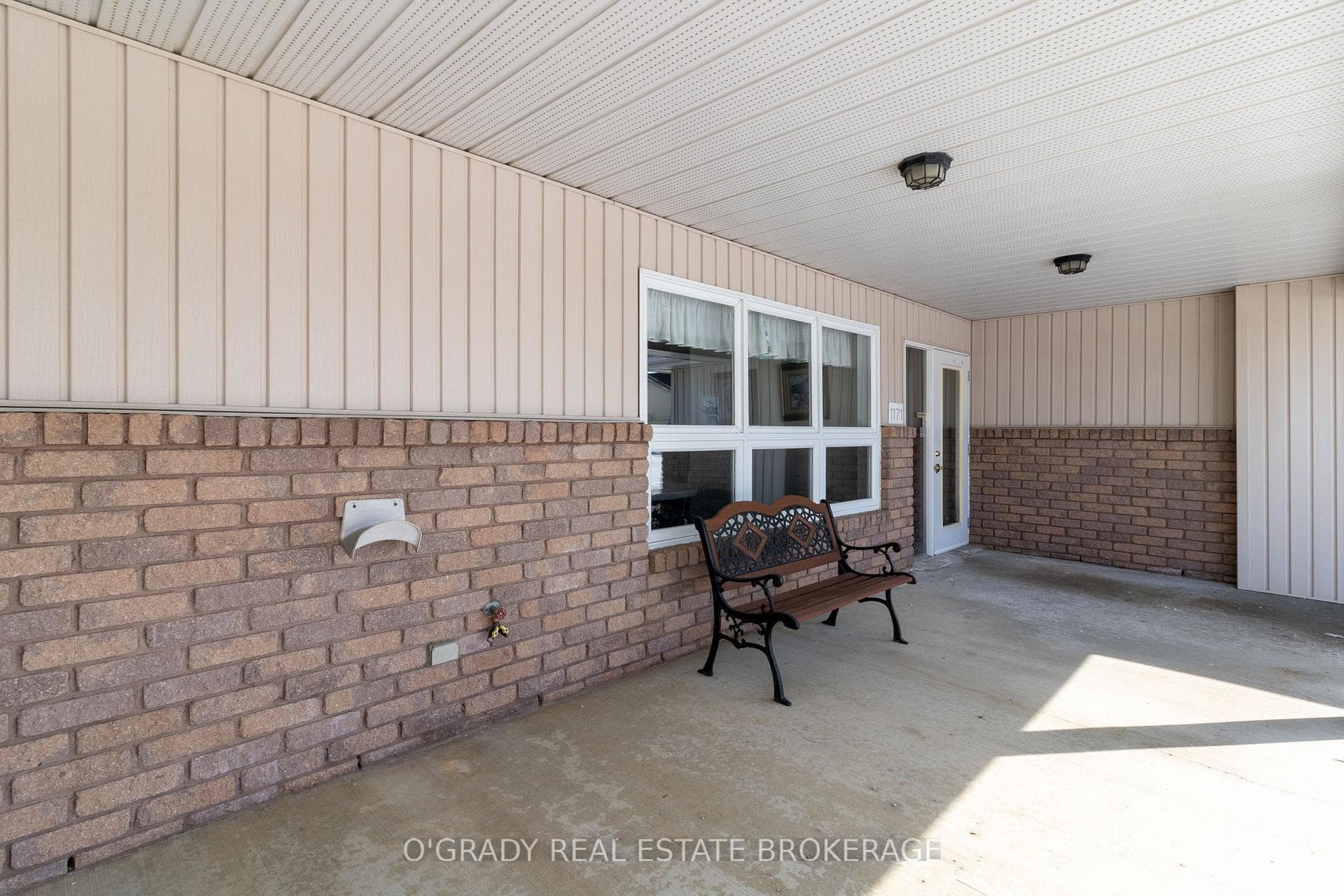 1171 Millwood Avenue Unit 8 photo 4