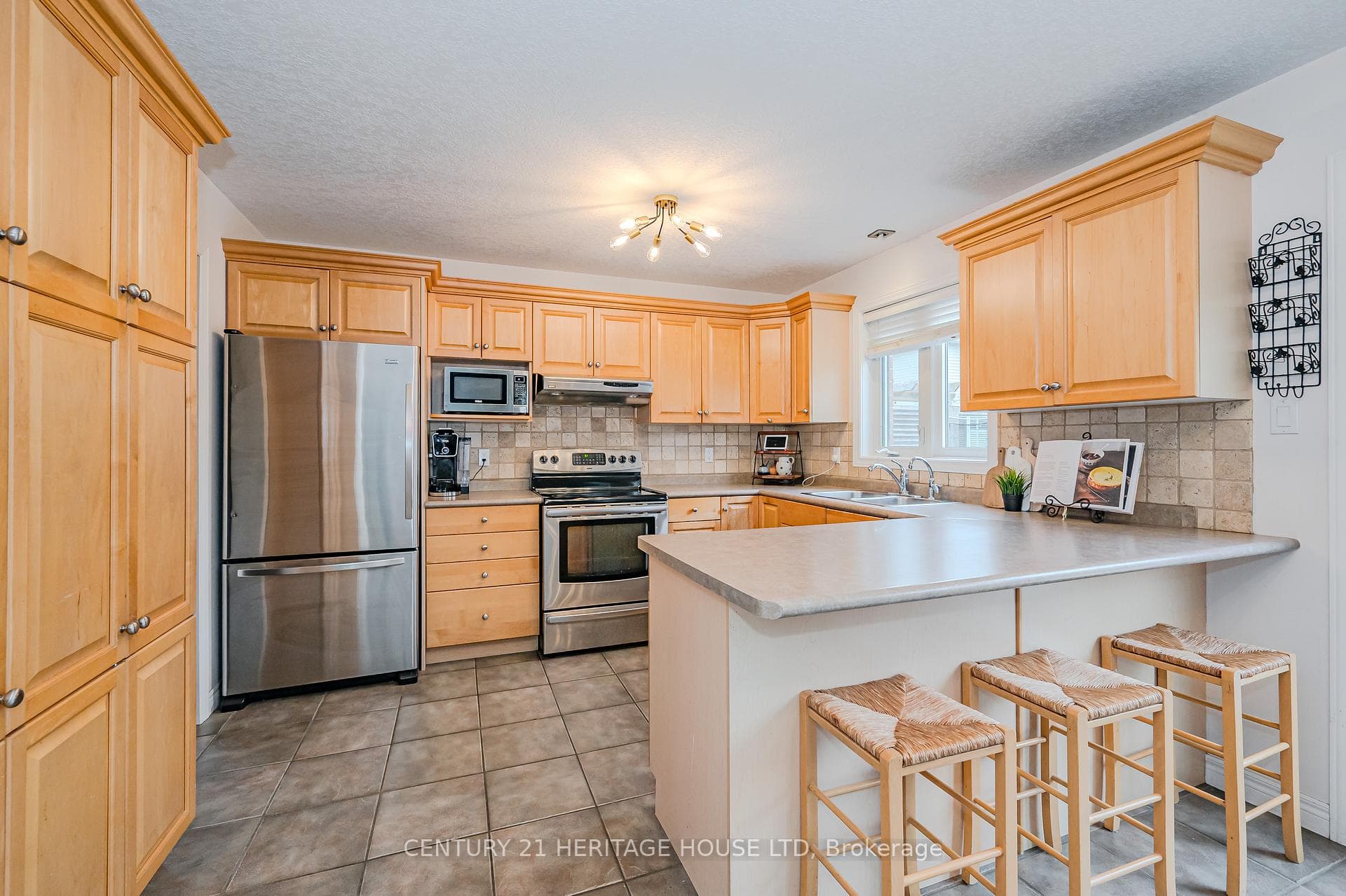 233 Summerfield Drive photo 5