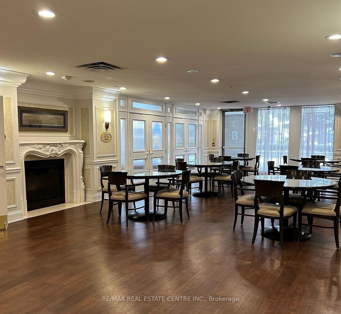 35 Kingsbridge Garden Circle Unit 1804 photo 9