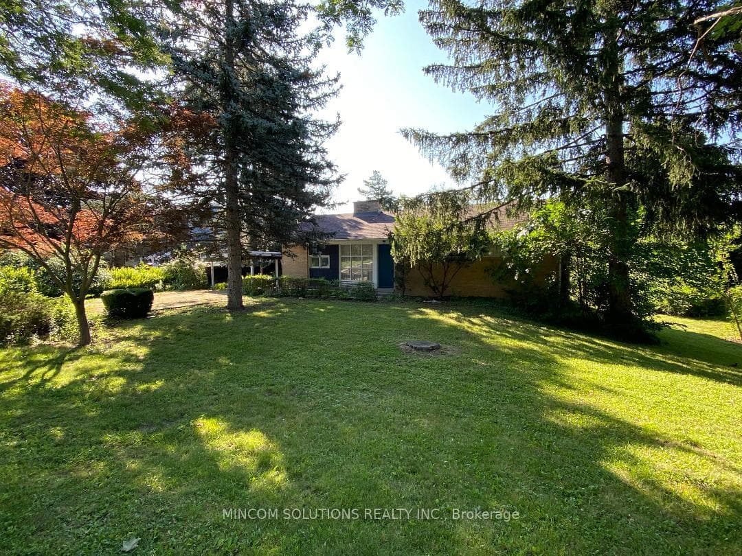 2452 Thorn Lodge Drive photo 3