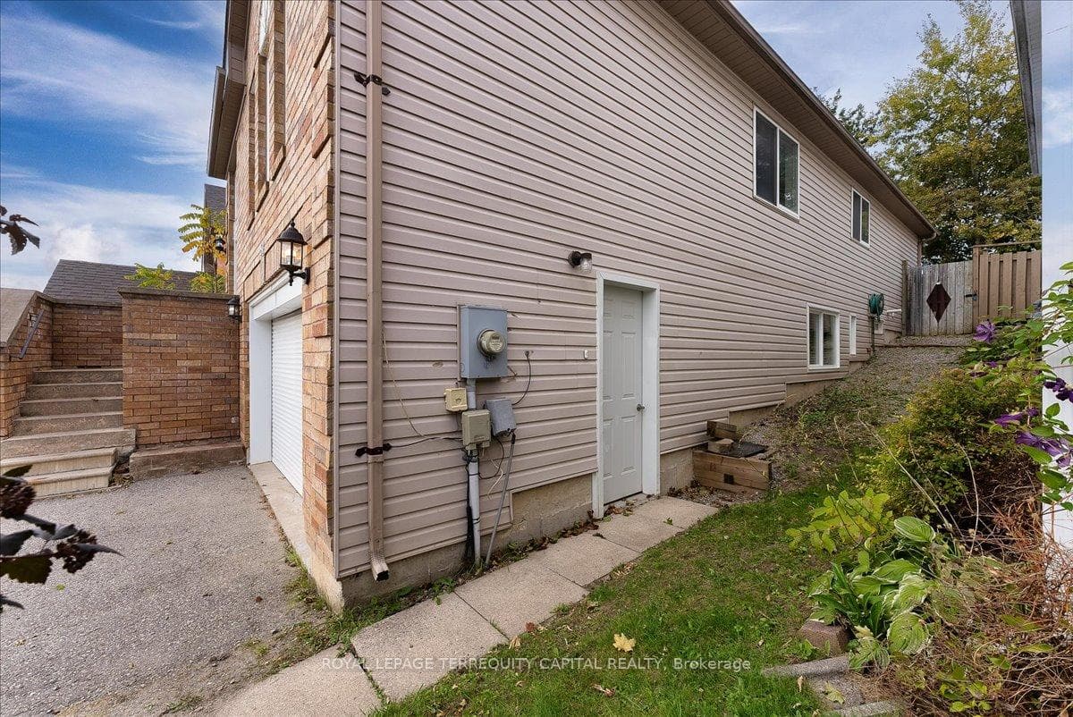 54 Copeman Crescent photo 37