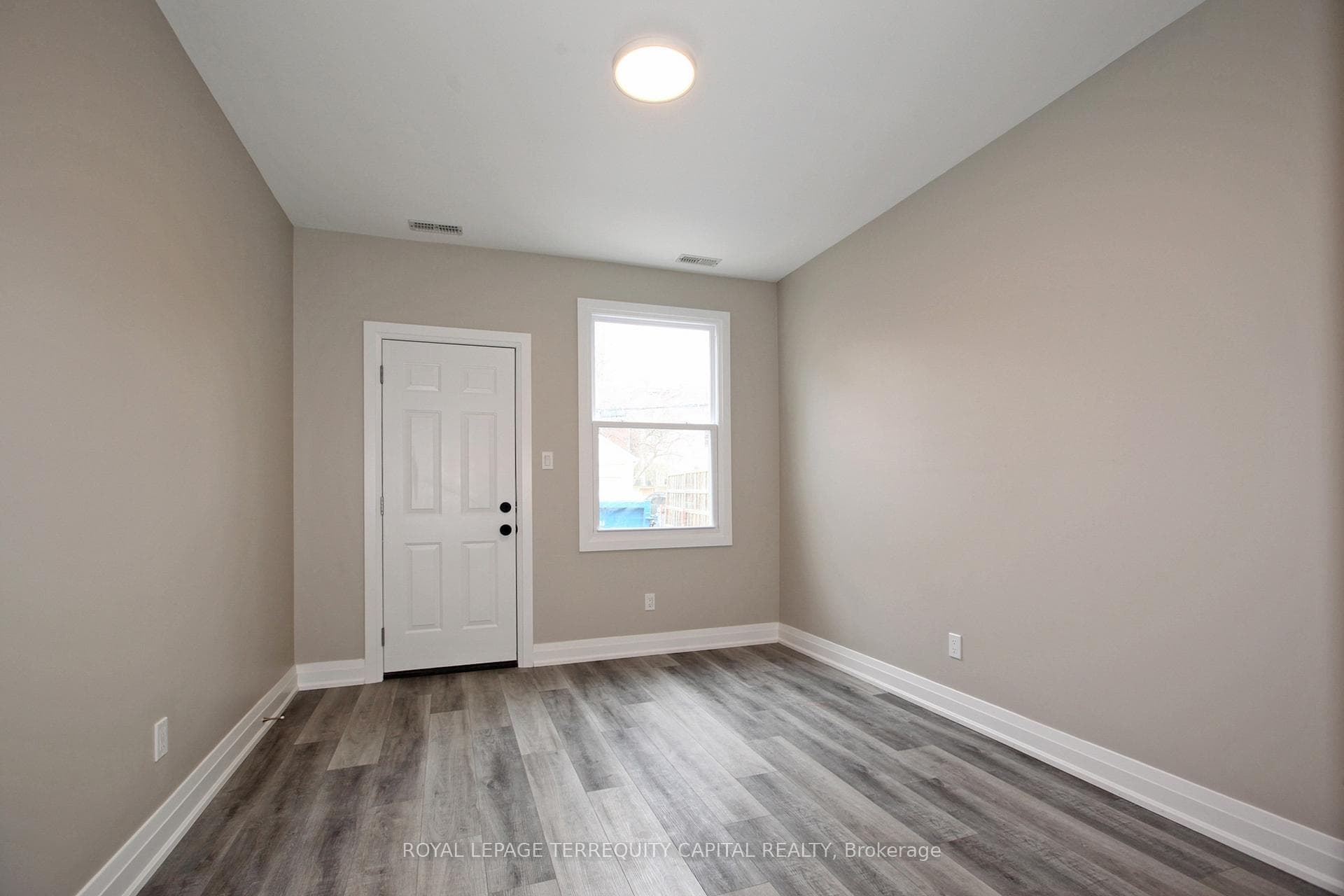 756 Gerrard Street Unit 1 photo 12