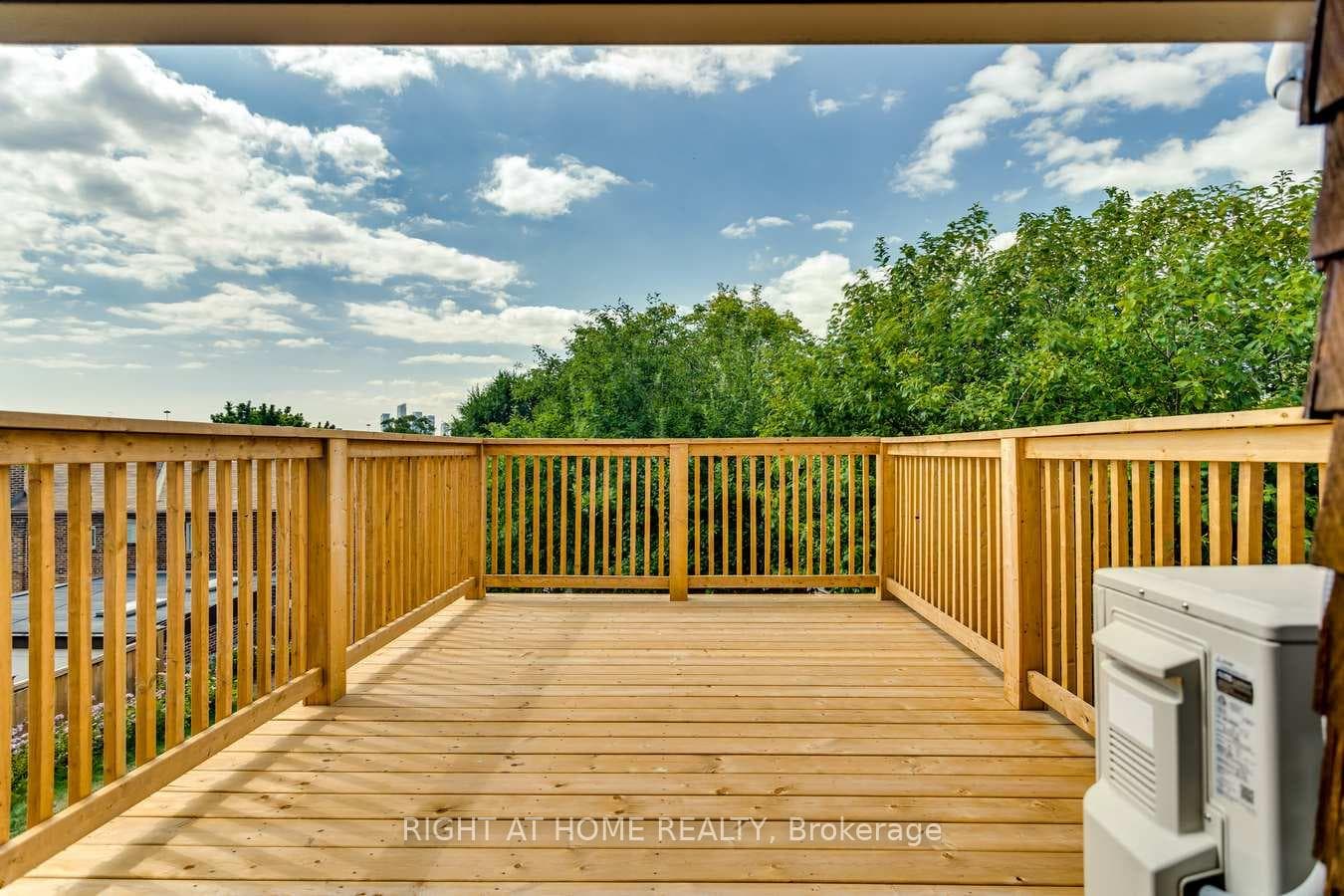 76 Glendale Avenue Unit Upper photo 21