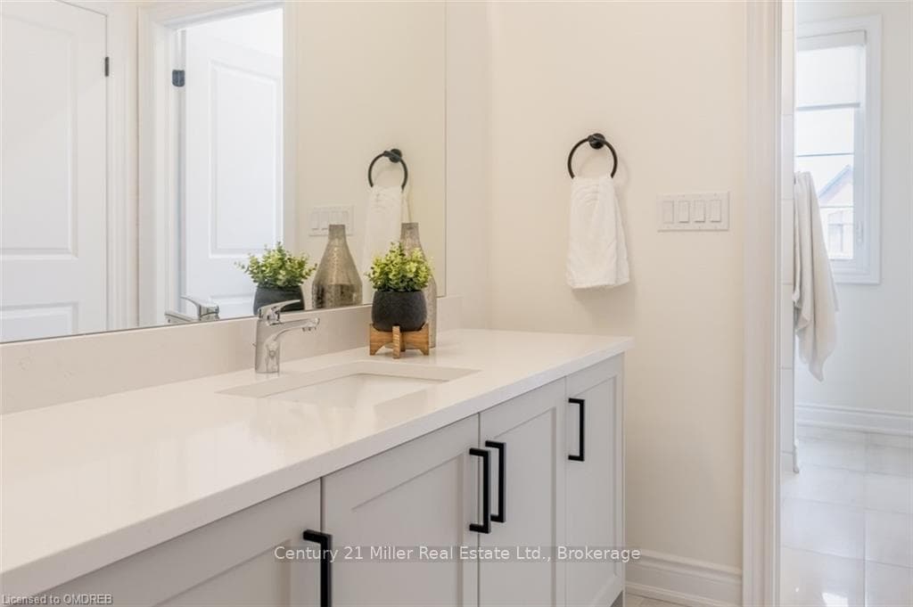 1337 BLACKMORE Street photo 24