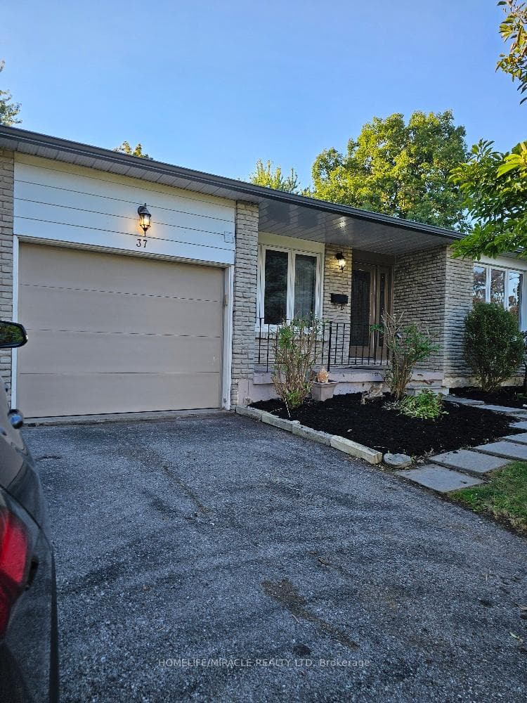 37 Harland Crescent Unit Main photo 3