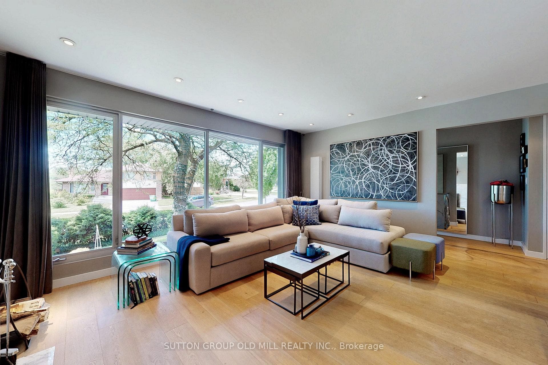 125 Saturn Road photo 3
