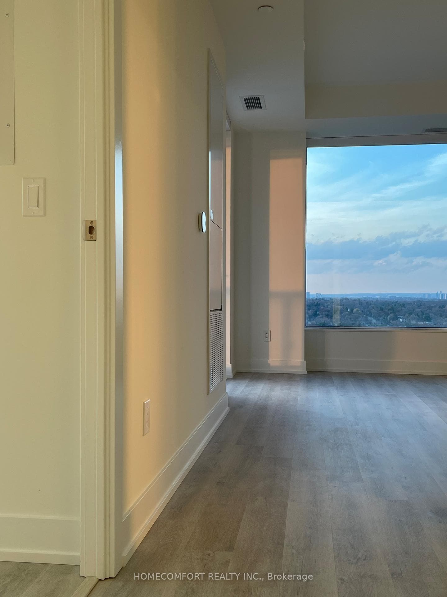 60 CENTRAL PARK ROAD Way Unit 2512 photo 35