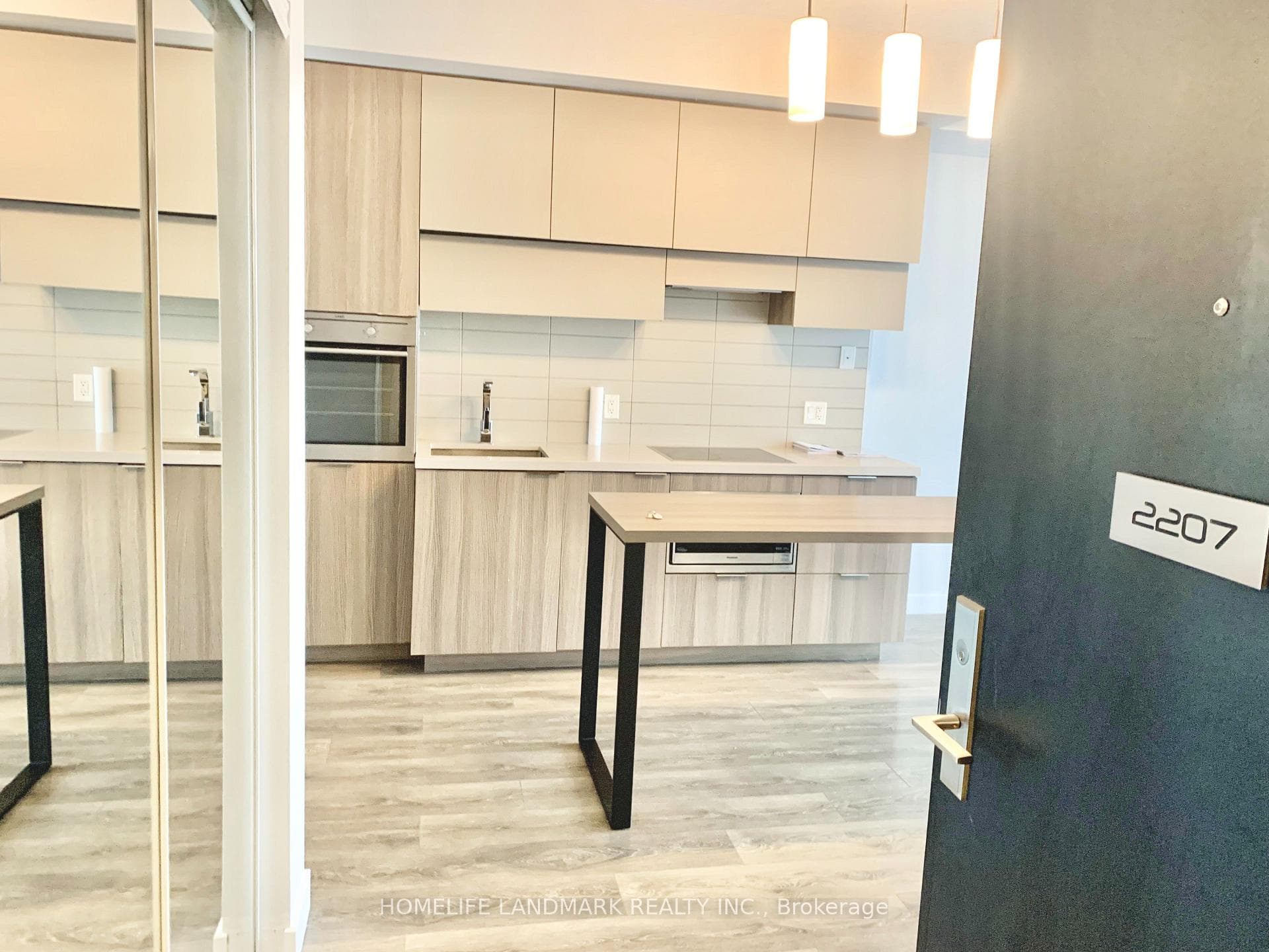 8 Eglinton Avenue Unit 2207 photo 6
