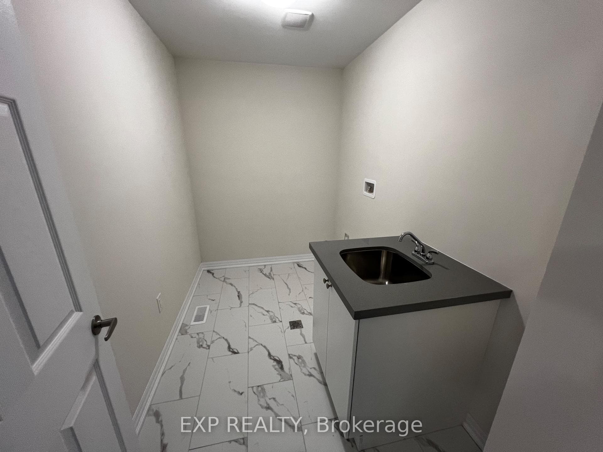162 Flood Avenue photo 15