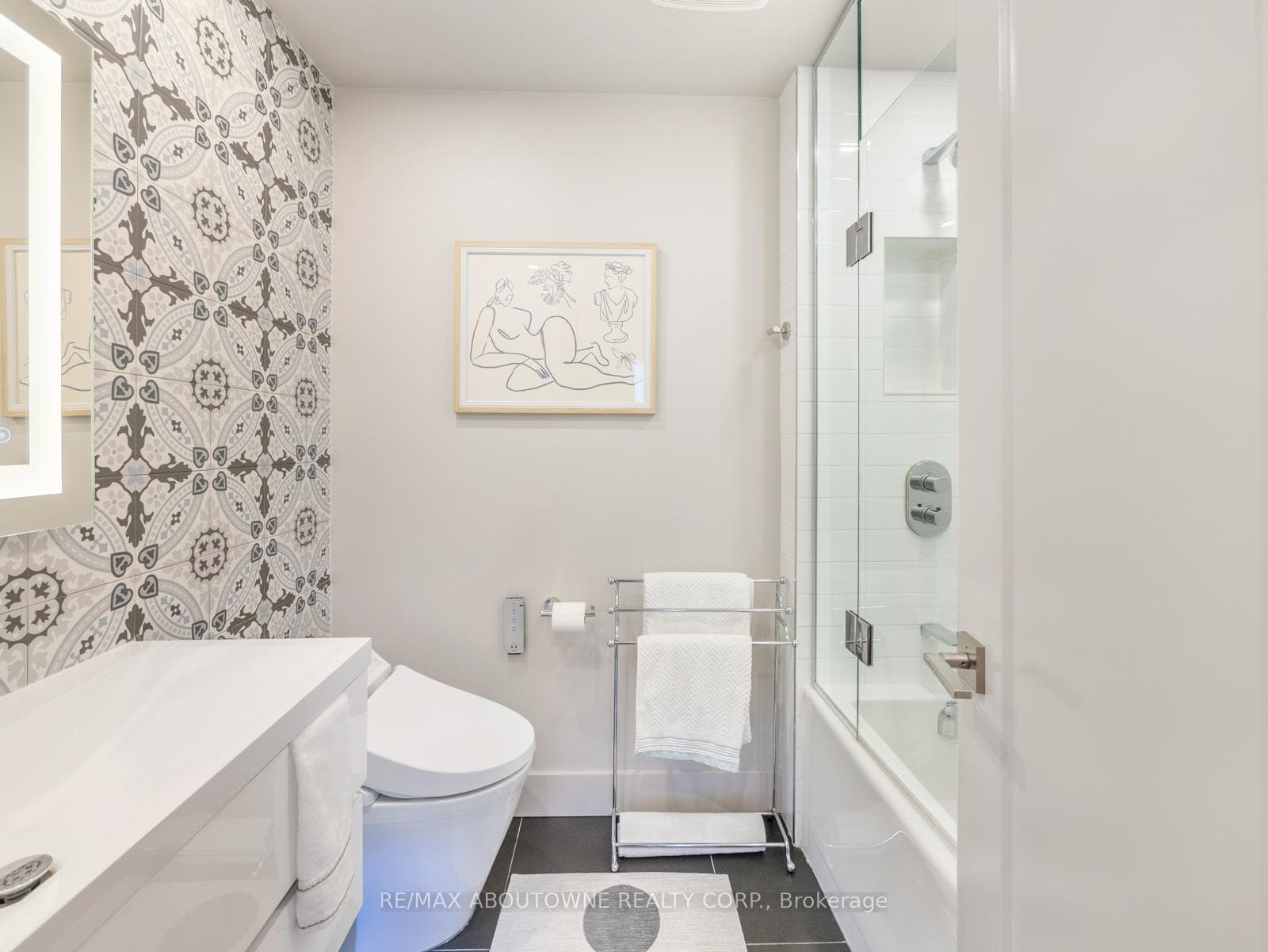 2121 Lakeshore Road Unit 204 photo 30
