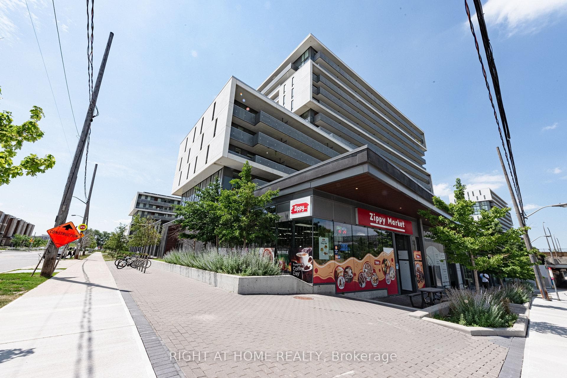 118 Varna Drive Unit 101 photo 28