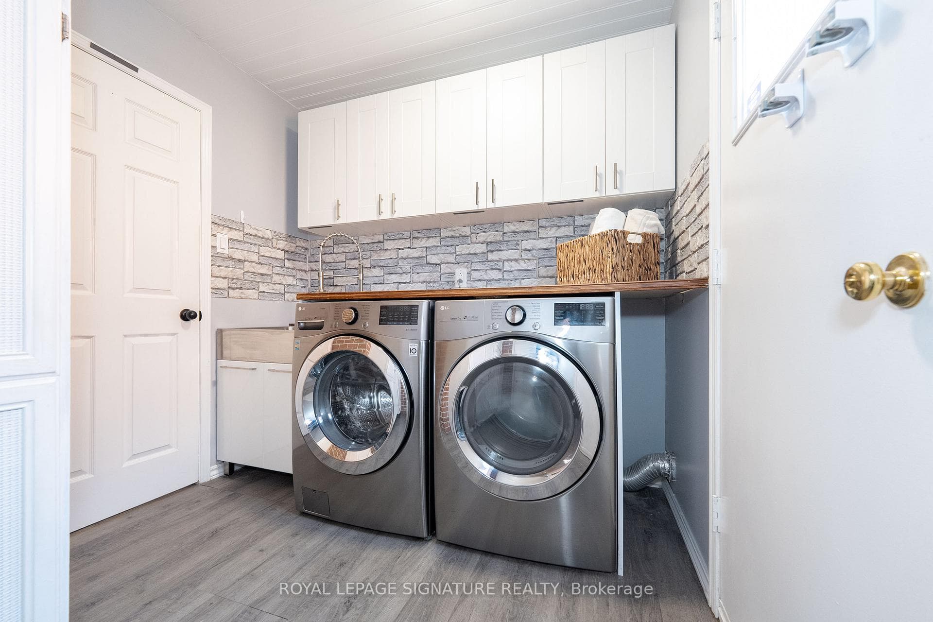 Mudroom W/ Sink and Laundry