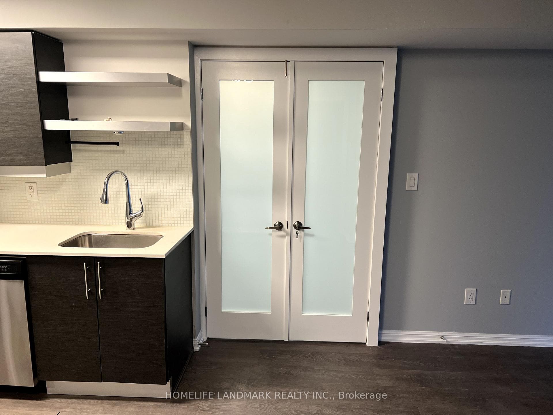 400 Adelaide Street Unit 1601 photo 9