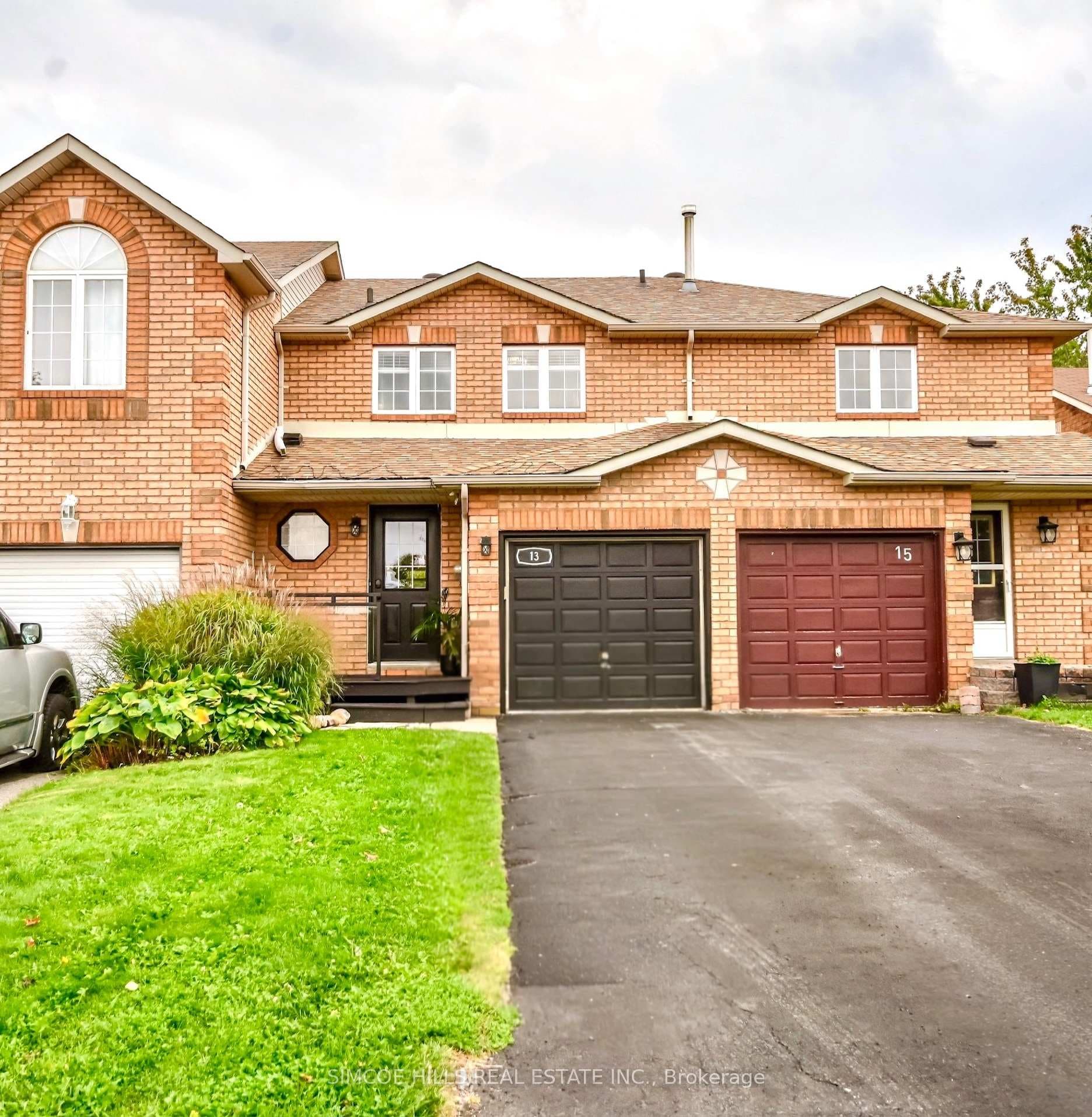 13 Seymour Crescent photo 1