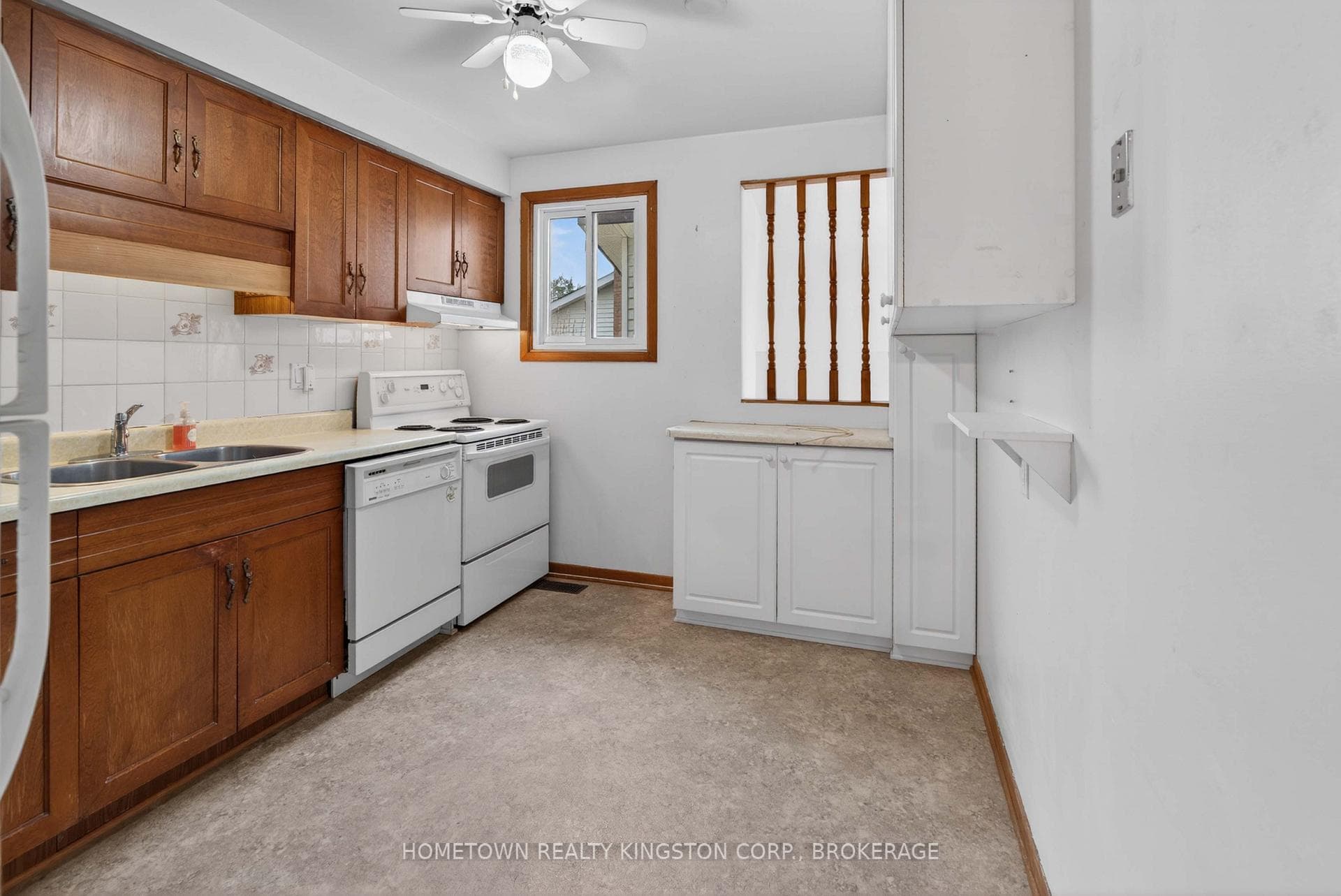790 Old Colony Road photo 7